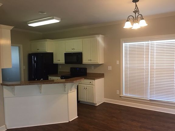 3rd image of 4880 Orchard Hill Dr