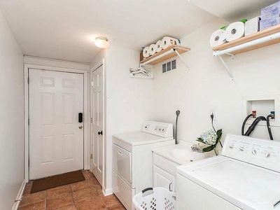 512 S Hanover St, Baltimore, MD, 21201