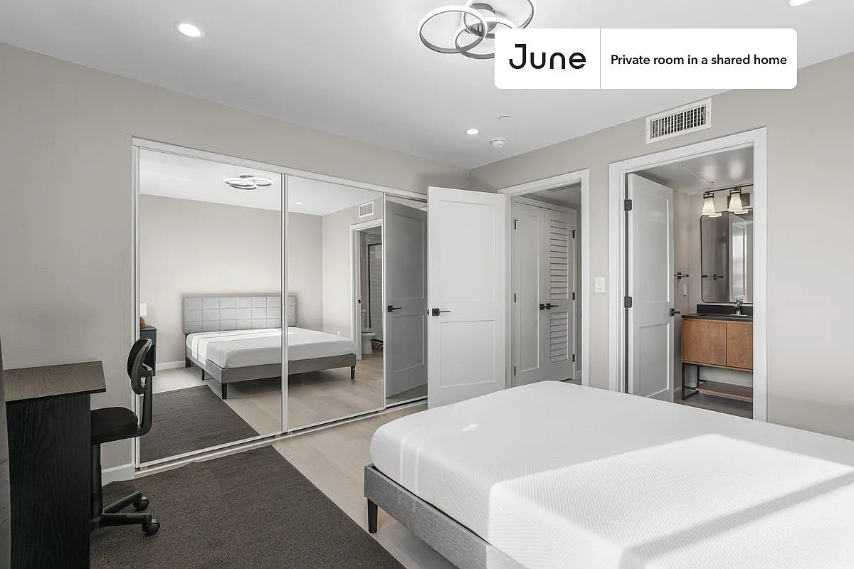 Queen bedroom in 5 bed/5 bath home in Boyle Heights #1829 B — Photo 3