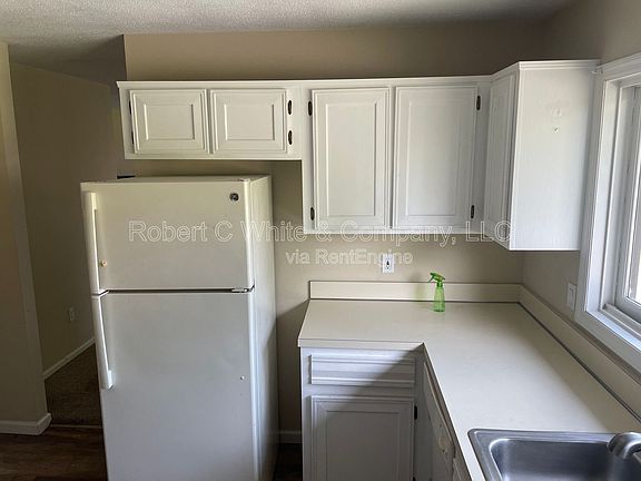2nd image of 27 Crows Nest Ln Unit 11D