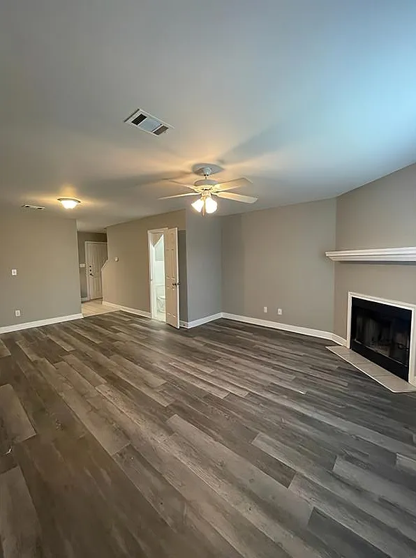 Royal Manor Townhomes — Photo 2