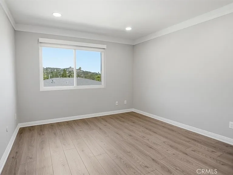 321 E Stocker St #301 — Photo 13