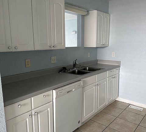 Another view of the kitchen.
