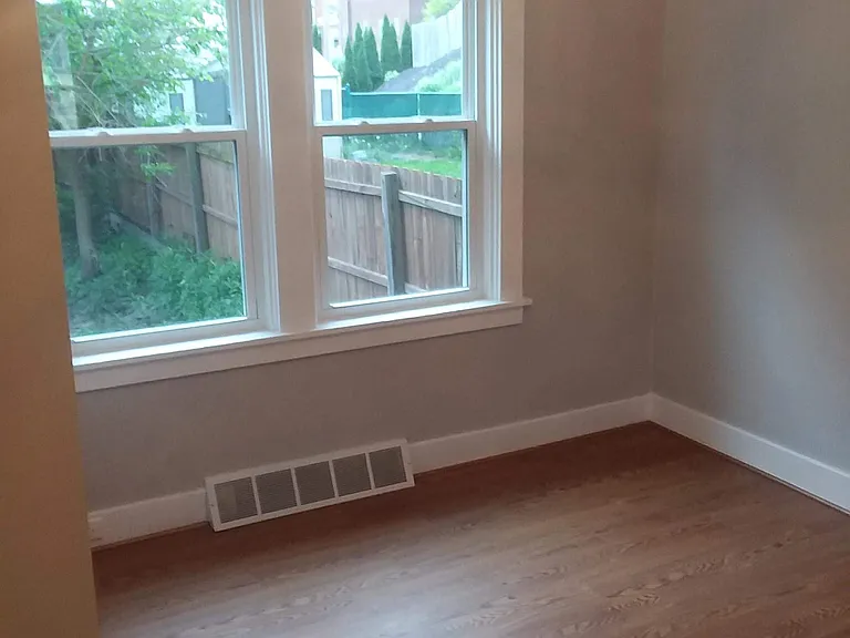 902 Kennebec St — Photo 9