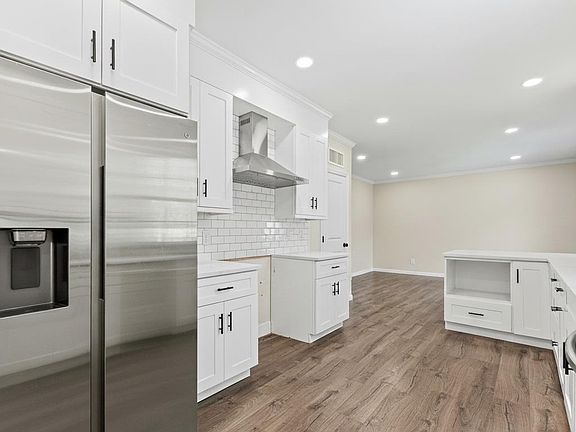 5th image of 50 Wilmot Road