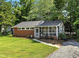 2814 Westridge Rd, Winston Salem, NC 27103