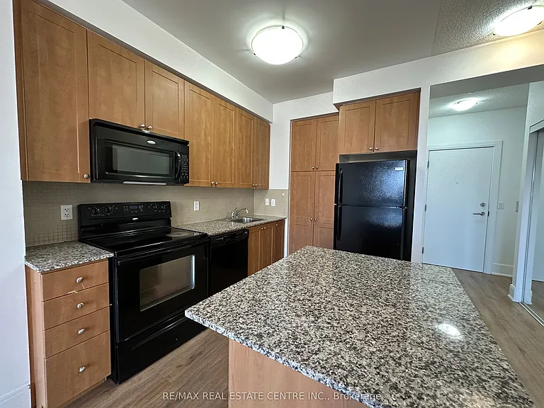 330 Burnhamthorpe Rd W #2208 — Photo 8