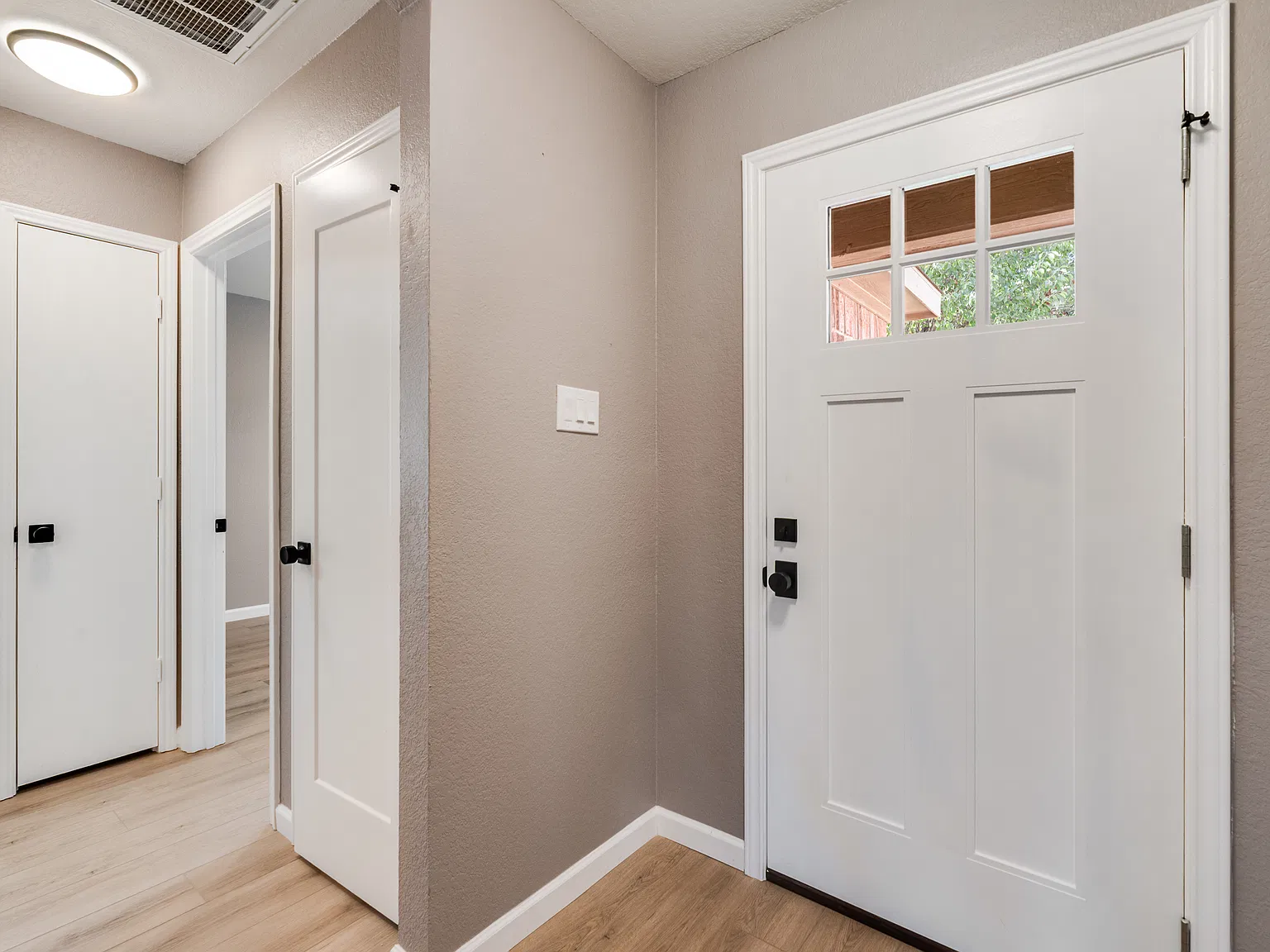 3 bed, 1248 sqft, $1,950 — Photo 3