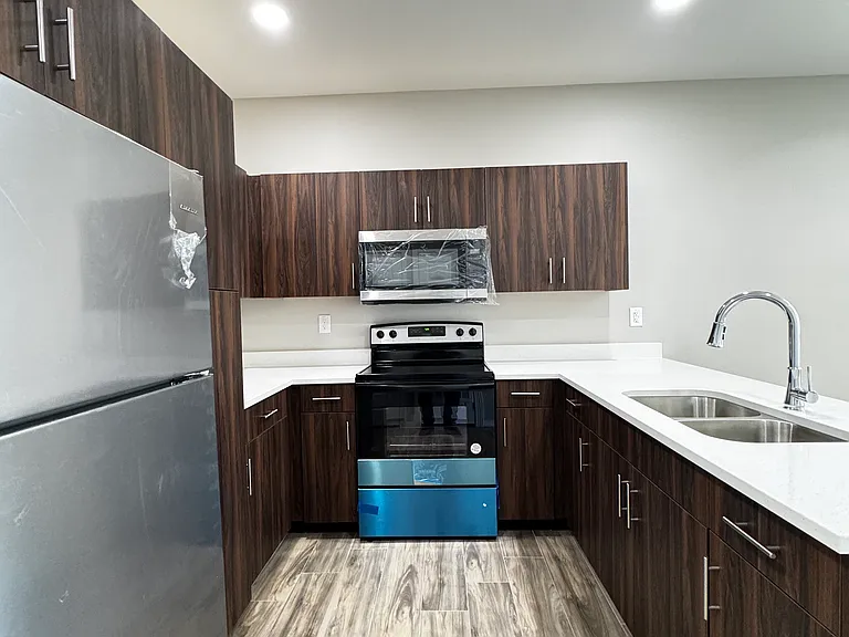 4204 Walnut Ave #4 — Photo 8