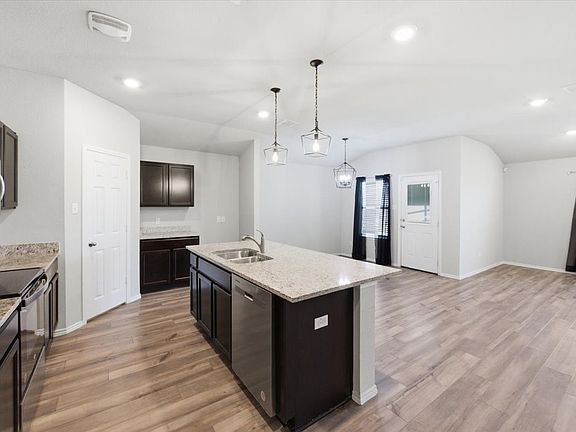 5th image of 7009 Llano Dr