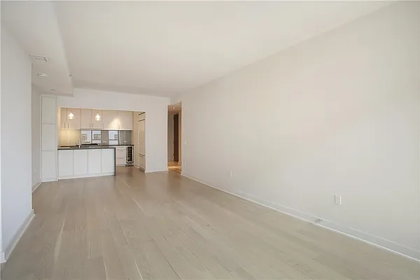 Rented by R New York | media 9