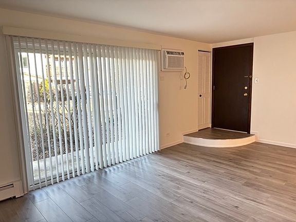 2nd image of 628 W 65th St APT 2