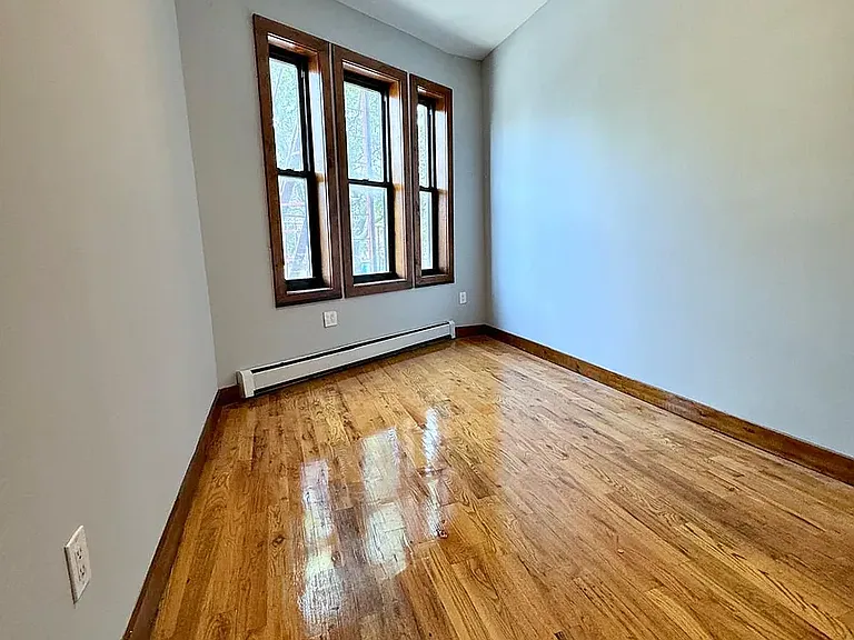 388 E 23rd St #2R — Photo 2