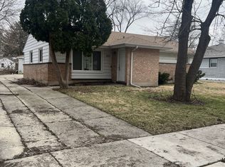 103 Shabbona Dr, Park Forest, IL 60466