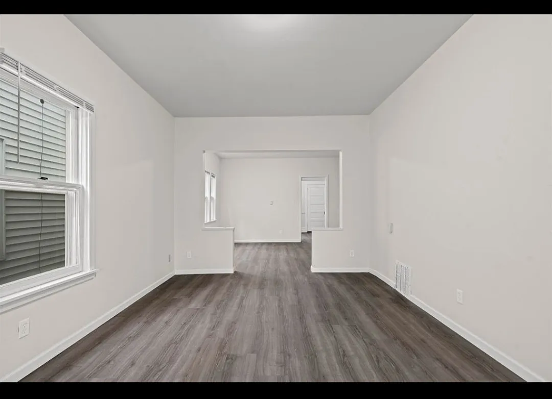 3 bed, 1.5 bath, 1250 sqft, $1,375 — Photo 2