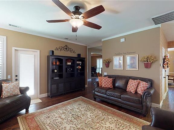 5th image of 3105 Grenada Dr
