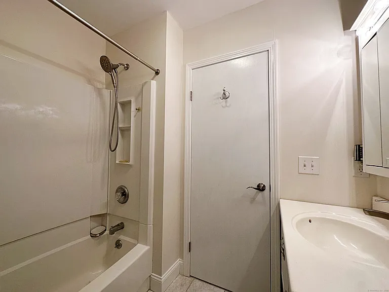 18 Inglenook Rd — Photo 23