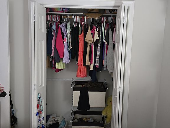 4th image of 101 Autumn Creek Ln #101