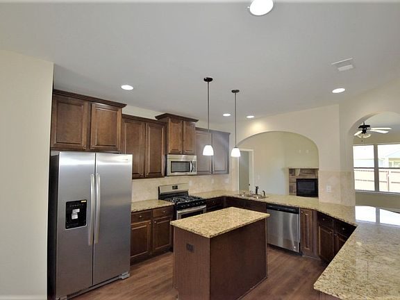 4th image of 2207 Medlock Ln