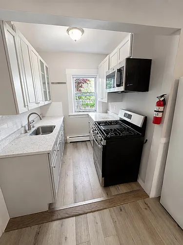 301 Lowden St #1 Photo 1