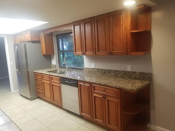 4th image of 9123 Pebble Creek Dr