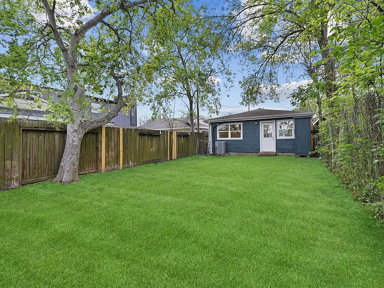 4630 Clover St — Photo 24