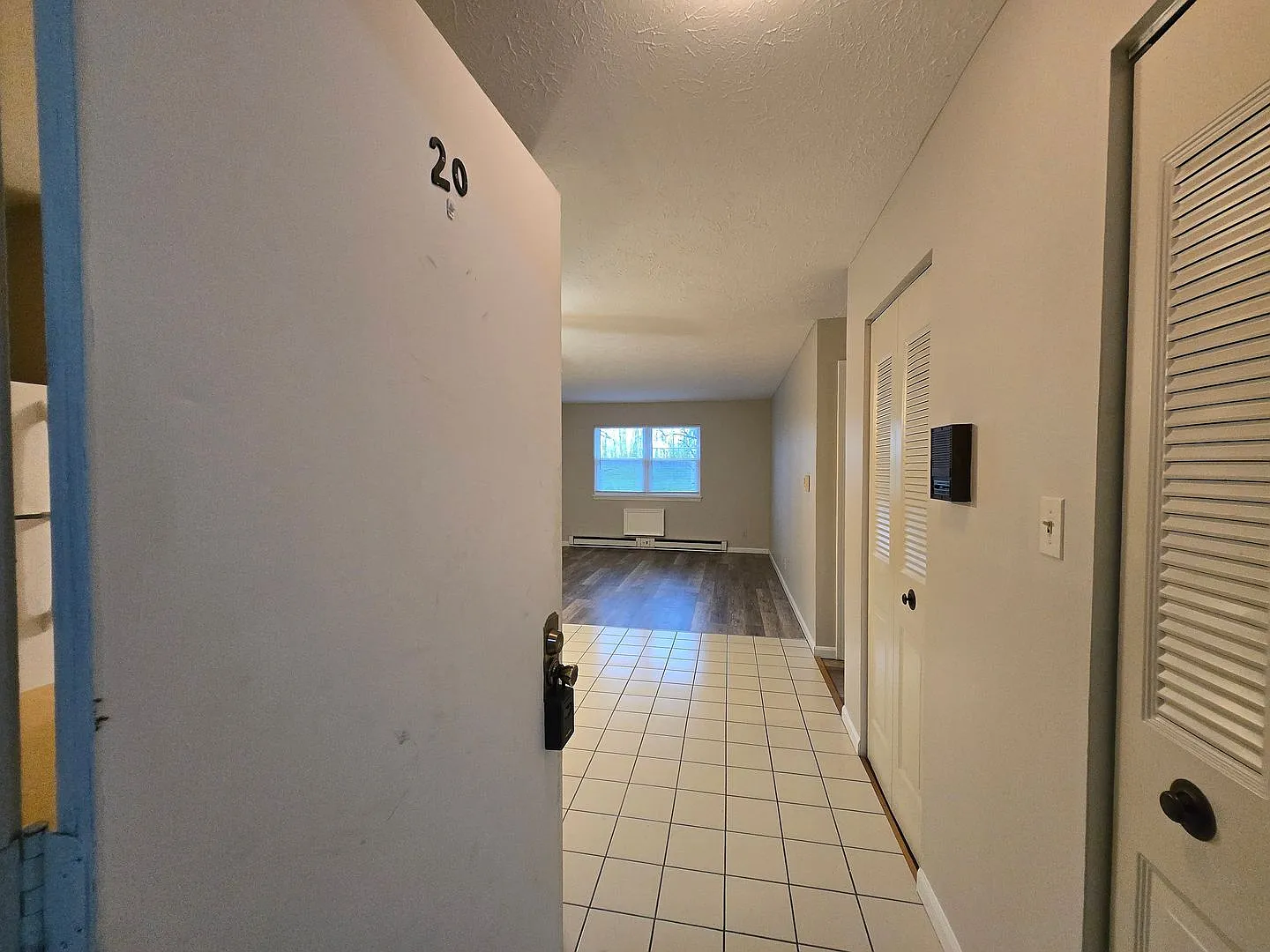 Creekwood Apartments - Farmington — Photo 4