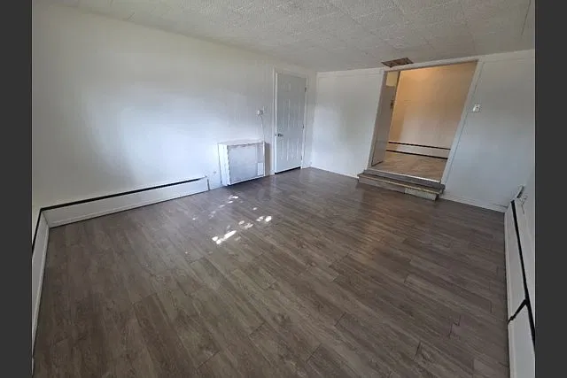 Studio, $1,000 — Photo 3