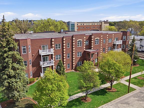 2nd image of 385 7th Ave S APT 104