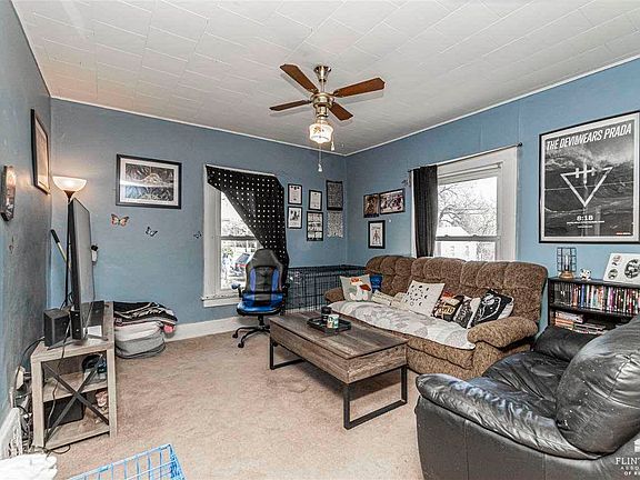 5th image of 624 N Eisenhower Dr