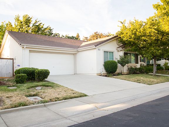 2nd image of 9571 Lakewind Ln