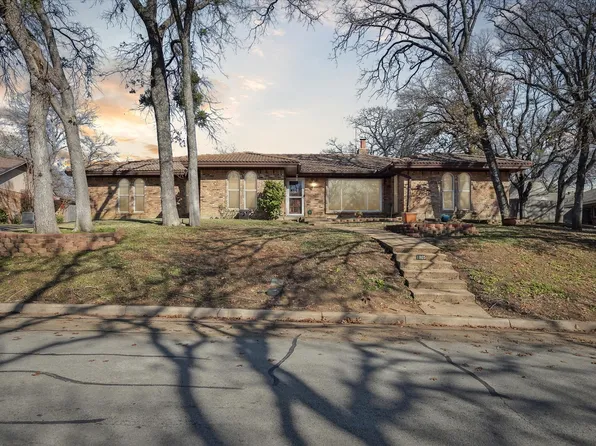 1805 Woodridge Dr, Arlington, TX 76013