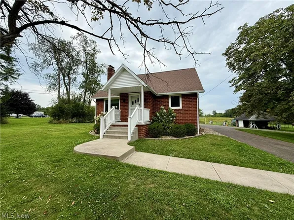 2476 Ravenna Ave NE, East Canton, OH 44730