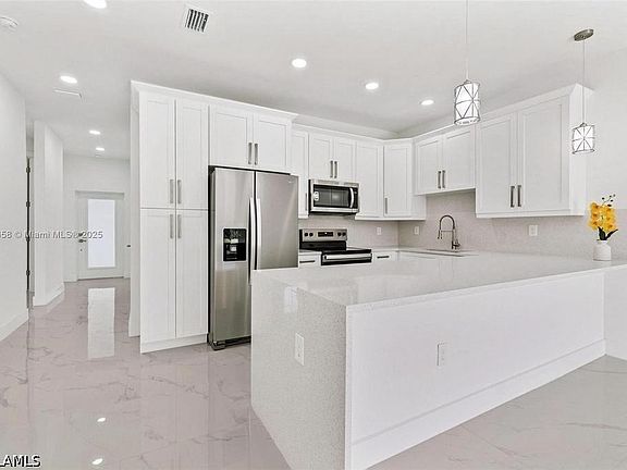 4th image of 2516 Park Rd