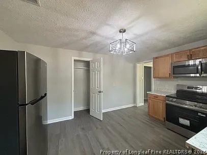 211 Gertrude St — Photo 4