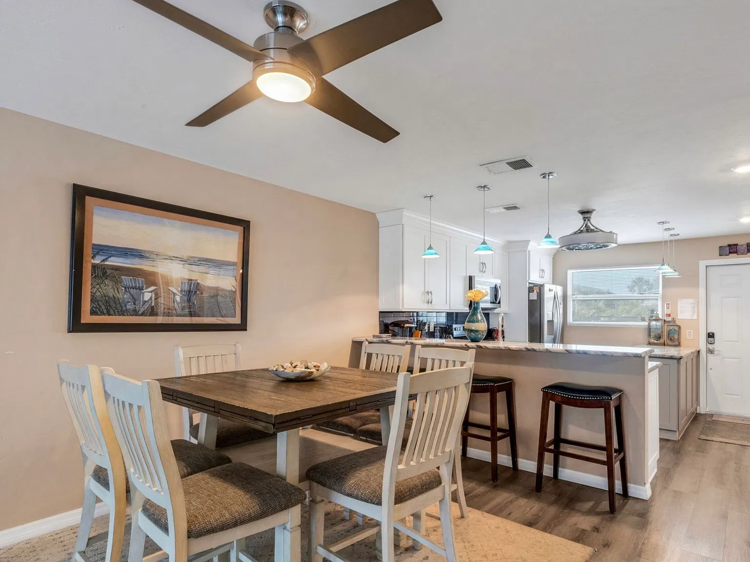 2 bed, 1100 sqft, $3,989 — Photo 4