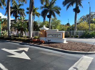 4510 Botanical Place Cir APT 405, Naples, FL 34112