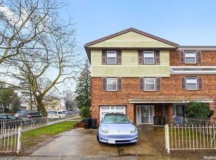 22304 59th Ave, Oakland Gardens, NY 11364