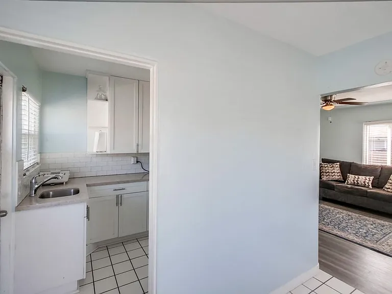 3877 Chamoune Ave — Photo 21