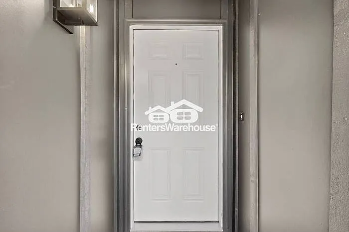 733 Ridgewood Cir — Photo 7