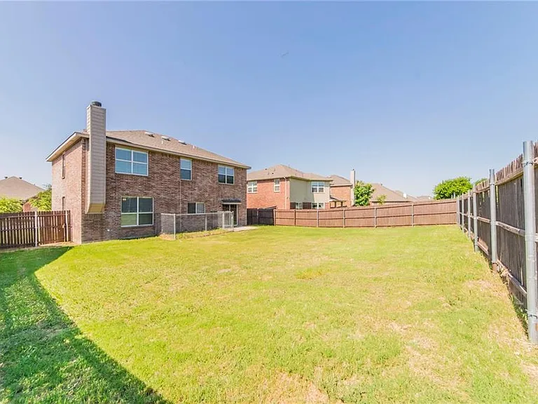 560 Griffith Dr — Photo 19