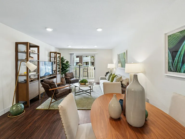 Pescadero Apartments — Photo 24