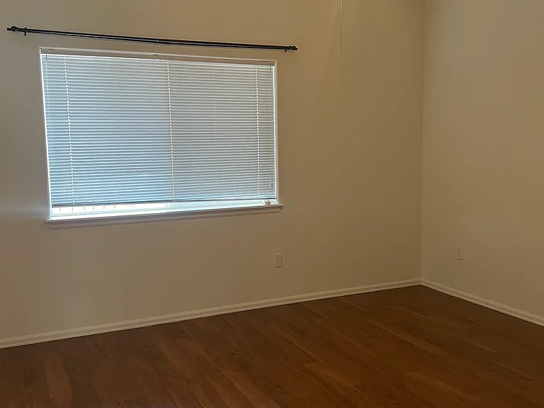 4813 Rosecrest Ct — Photo 3