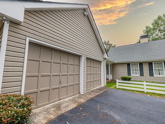 4th image of 201 Beallwood Dr