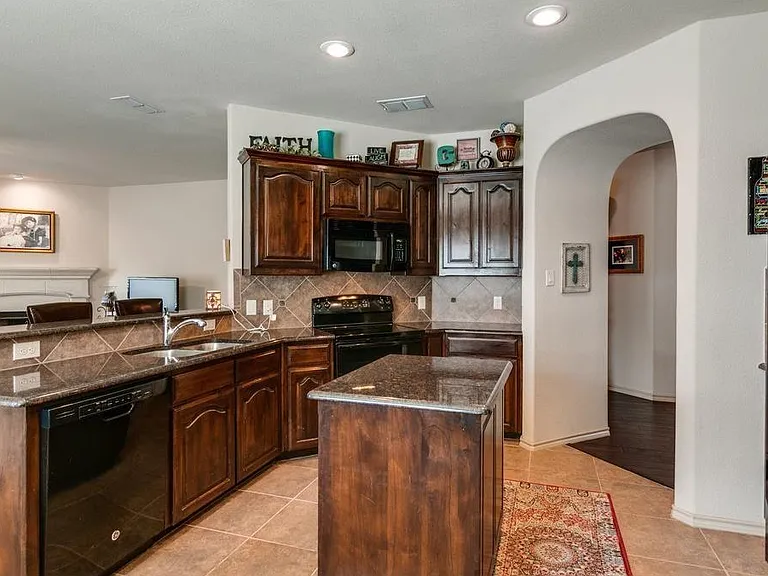 4624 Lazy Oaks St — Photo 24