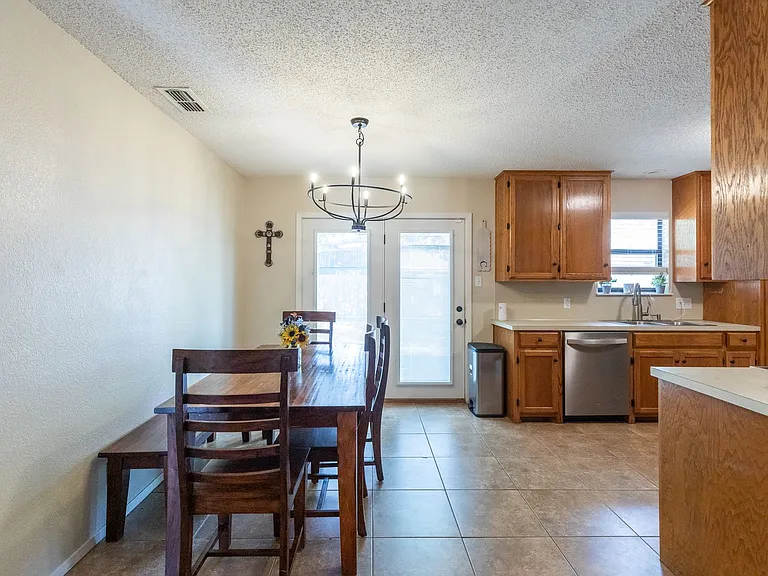 3818 Wake Forest Ln — Photo 8