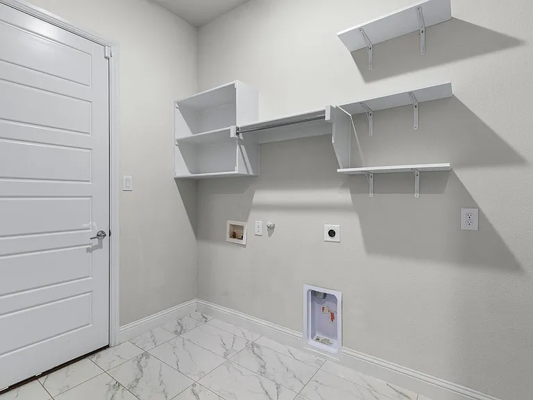 4123 Curtiss Dr — Photo 22