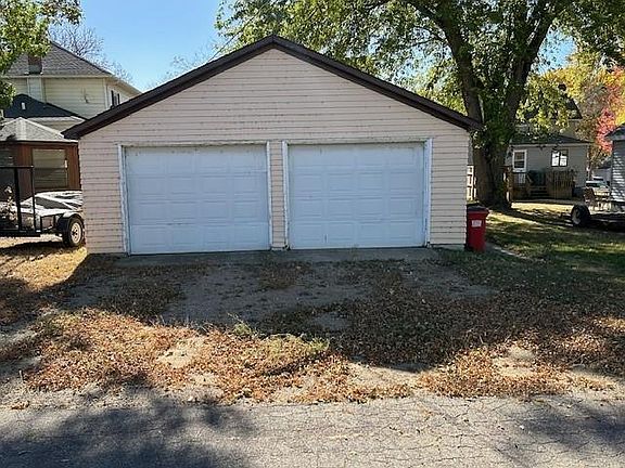 5th image of 218 Sorenson St