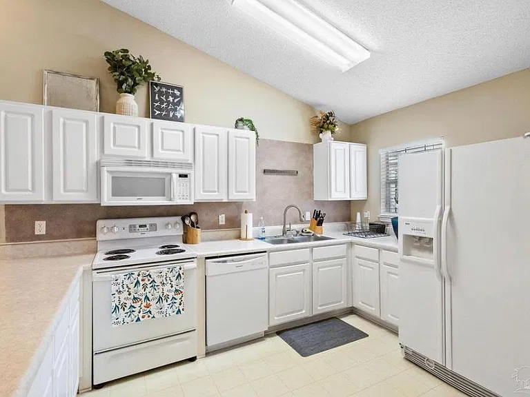 7101 Joy St #C5 — Photo 6