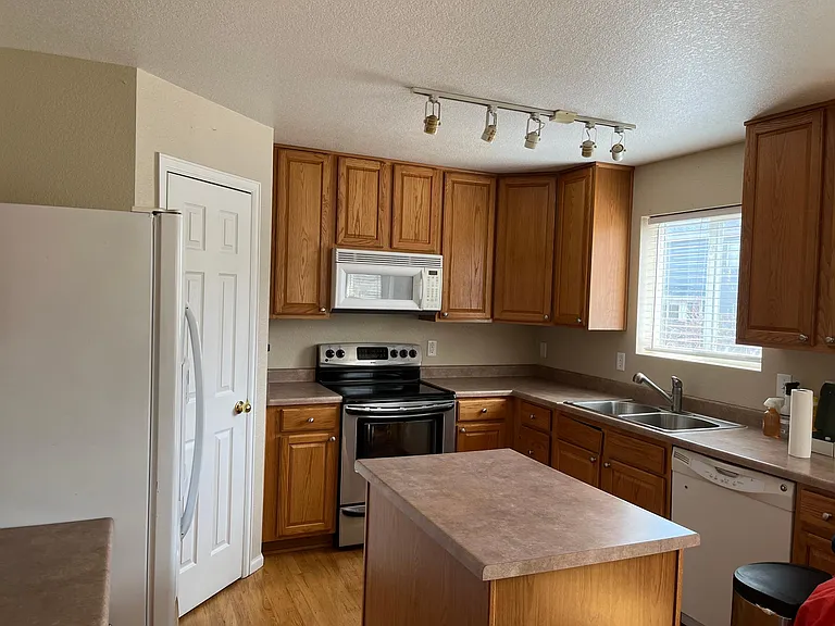 1733 Fossil Creek Pkwy — Photo 10